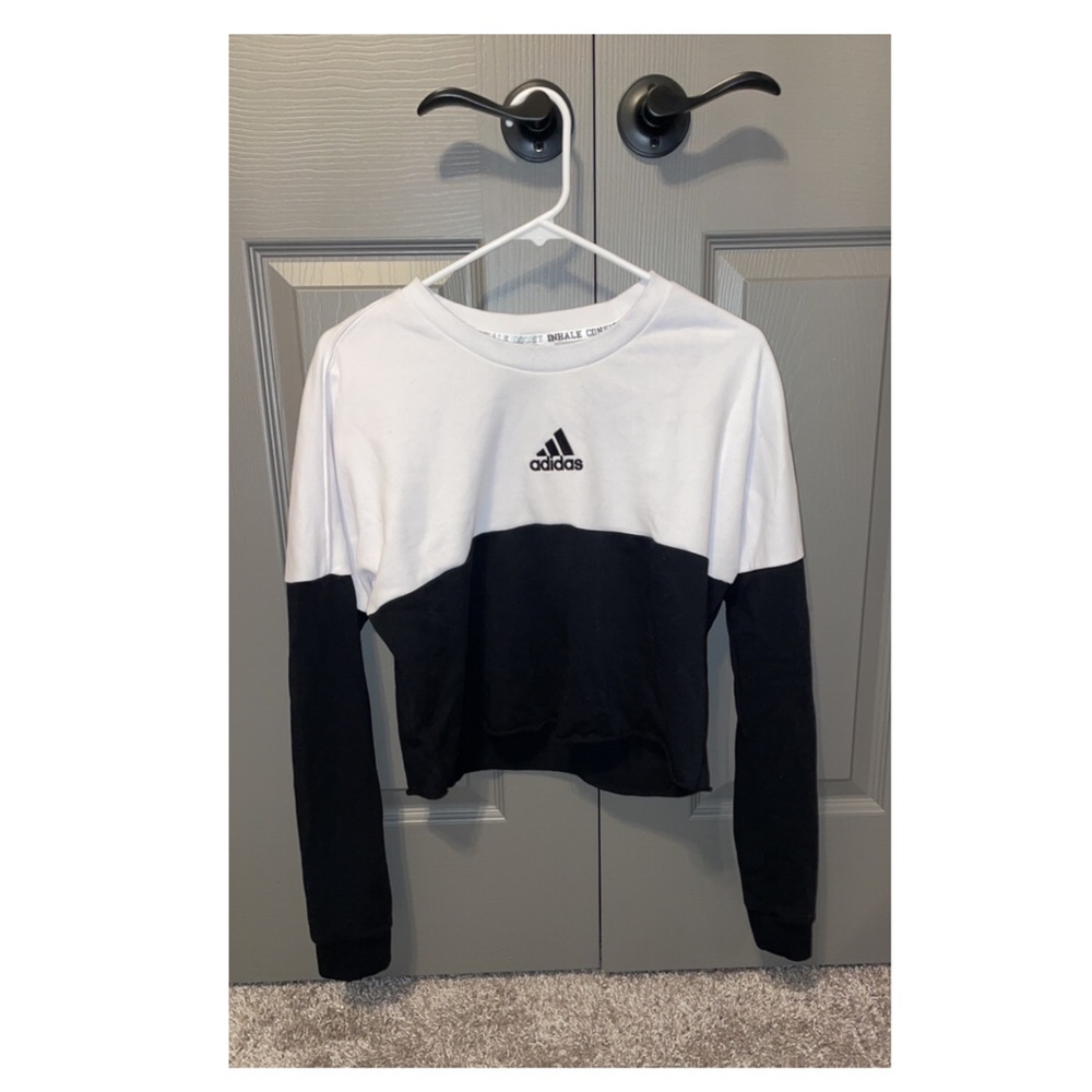 Adidas || Cropped sweater